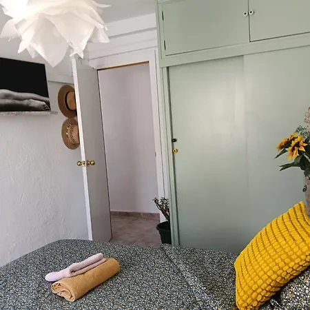 Coty's Beach, En Casa Compartida