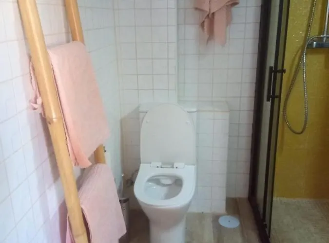 Coty's Beach, En Casa Compartida