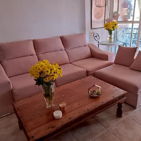 Coty's Beach, En Casa Compartida Homestay *